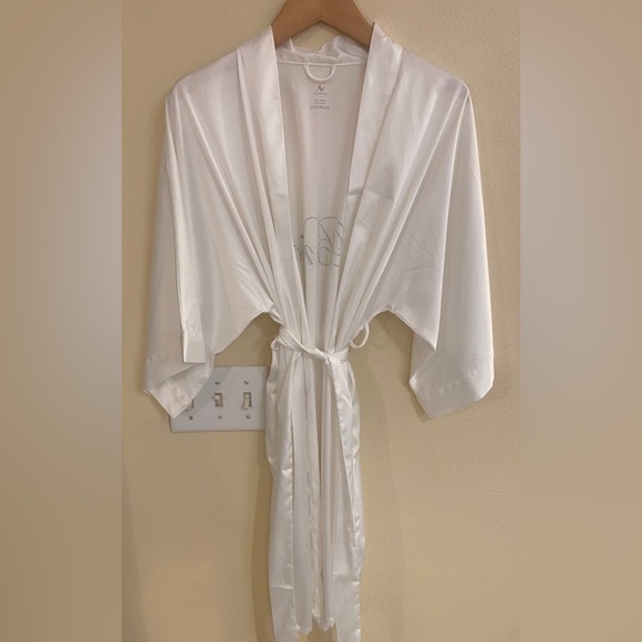 BRIDE RHINESTONE SATIN ROBE small - Picture 1 of 4